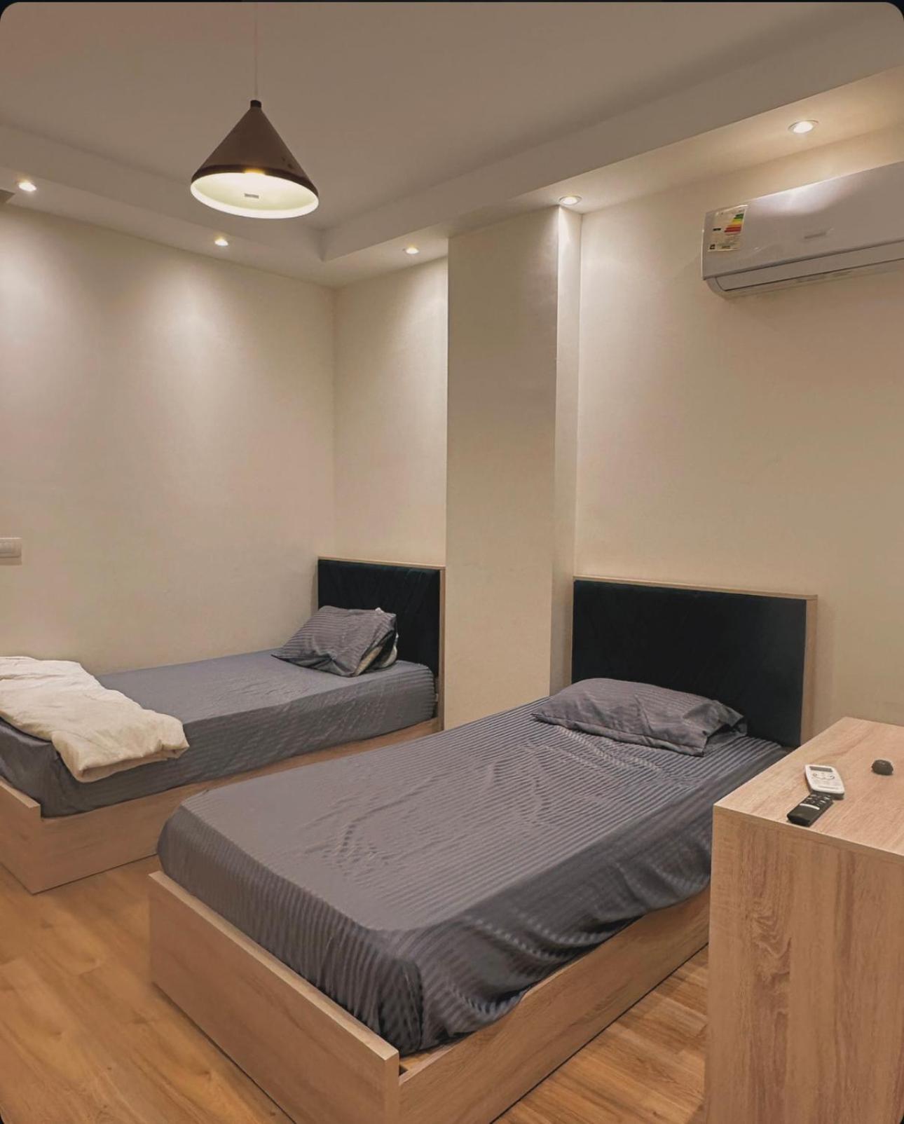 New 1 Compound Nine East * Cairo
